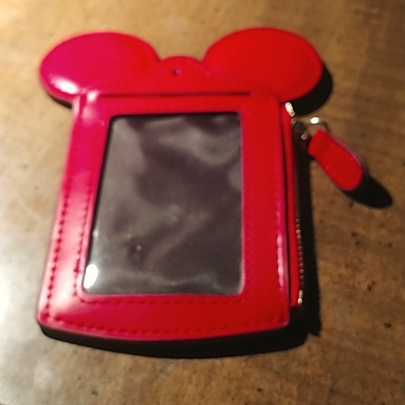 Disney Theme Park Red Leather Ticket/ID Card Lanyard Wallet - Picture 1 of 2